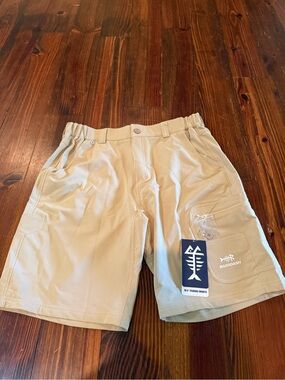 BassDash 10.5” Khaki Fishing Shorts